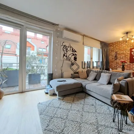 Buy this 3 bed apartment on Szkoła Podstawowa nr 80 in Polna, 52-120 Wrocław