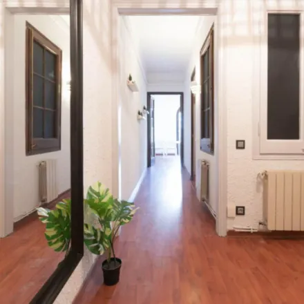 Image 4 - Carrer de Roger de Flor, 93, 08013 Barcelona, Spain - Apartment for rent