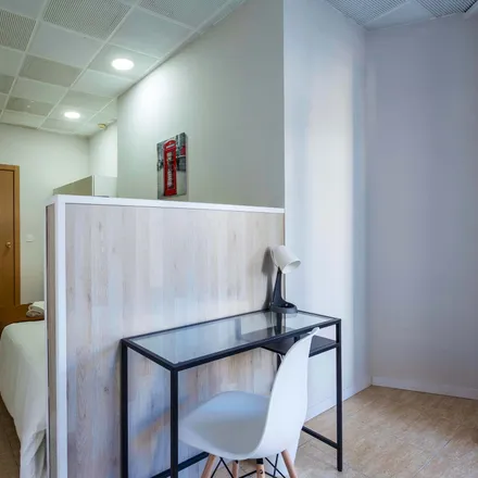 Rent this 9 bed room on Rosa Clará in Carrer de Xàtiva, 46002 Valencia