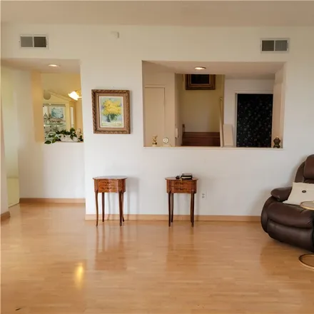 Image 8 - 1319 West Capitol Drive, Los Angeles, CA 90732, USA - Condo for sale