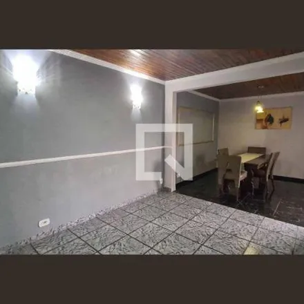 Rent this 3 bed house on Rua Paraguaçú in Jardim D'Abril, Osasco - SP