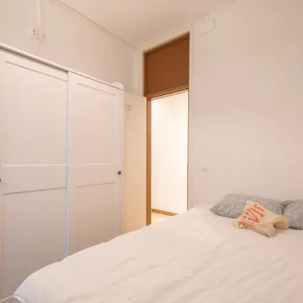 Rent this 4 bed room on Passatge de Font in 4, 08013 Barcelona