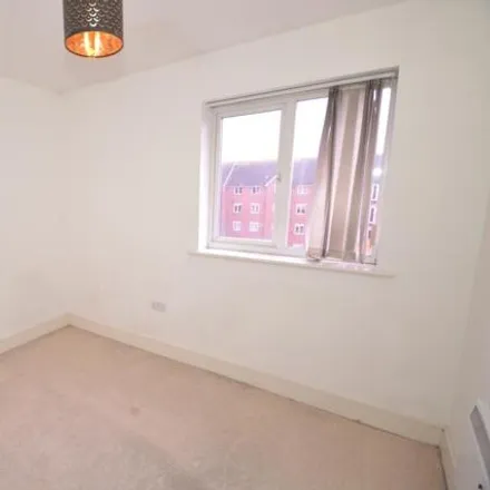 Image 6 - Richards Avenue, London Road, London, RM7 9DQ, United Kingdom - Apartment for rent