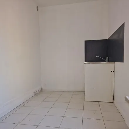 Image 2 - 4 Grande Rue, 58130 Guérigny, France - Apartment for rent
