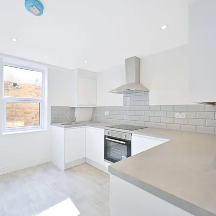 Image 3 - Domino's, 758A Bath Road, London, TW5 9TY, United Kingdom - Apartment for rent