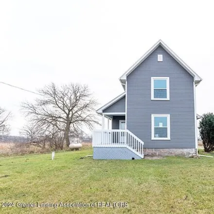 Buy this 4 bed house on 10049 West Howe Road in Watertown Charter Township, MI 48822