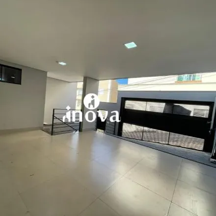 Buy this 4 bed house on Rua Evaristo da Veiga in Mercês, Uberaba - MG