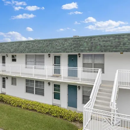 Buy this studio townhouse on 2800 Indian River Boulevard #M7