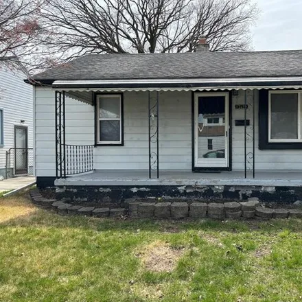 Rent this 2 bed house on 960 East Garfield Avenue in Hazel Park, MI 48030