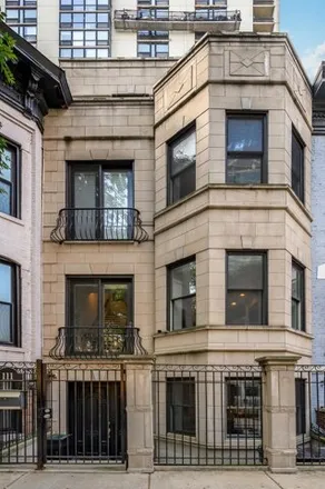 Buy this 4 bed house on 111 West Elm Street in Chicago, IL 60610