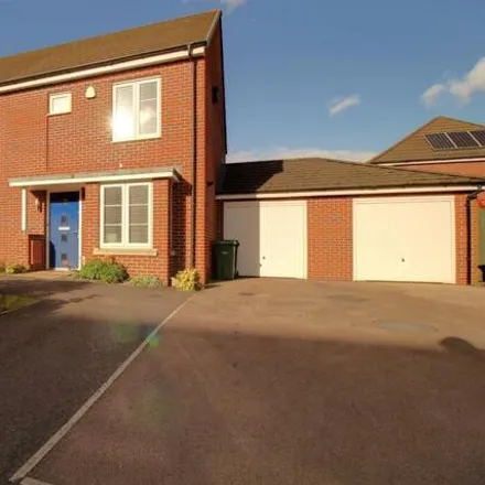 Buy this 3 bed house on Mainsail Lane in Gloucester, GL2 5GJ