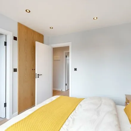 Rent this 1 bed apartment on Hamilton Road in London, NW11 9DY
