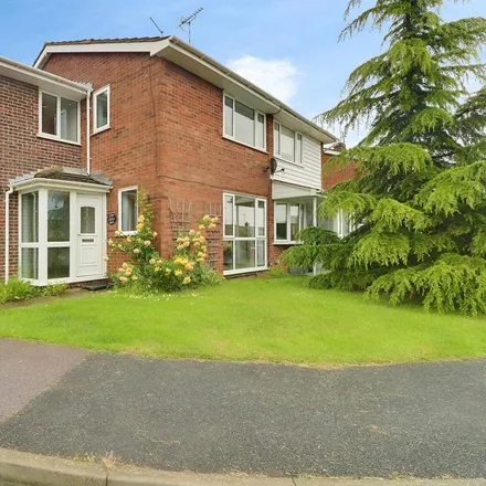 Rent this 3 bed duplex on Raven Drive in South Benfleet, SS7 5EL