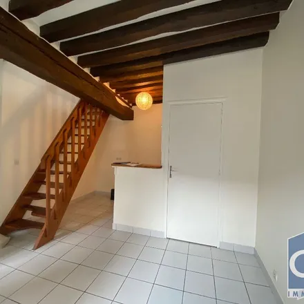 Image 4 - 8 Rue Montoir Poissonnerie, 14000 Caen, France - Apartment for rent