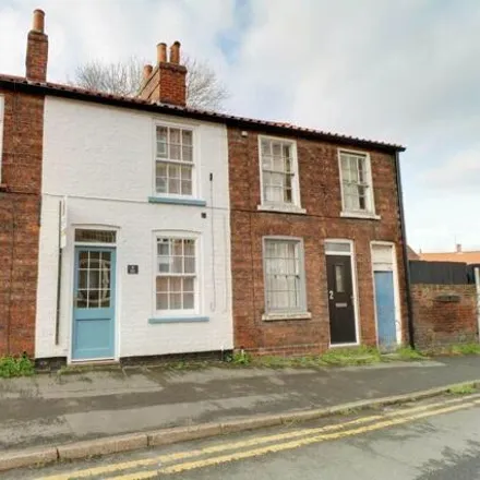 Rent this 2 bed townhouse on Brigg Road in Barton-upon-Humber, DN18 5DJ
