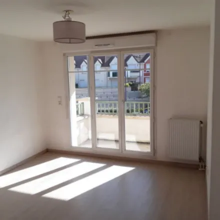 Rent this 2 bed apartment on 124 Rue Jean Catelas in 95340 Persan, France