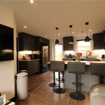Rent this 6 bed apartment on 32 Roundhill Way in Guildford, GU2 8HP