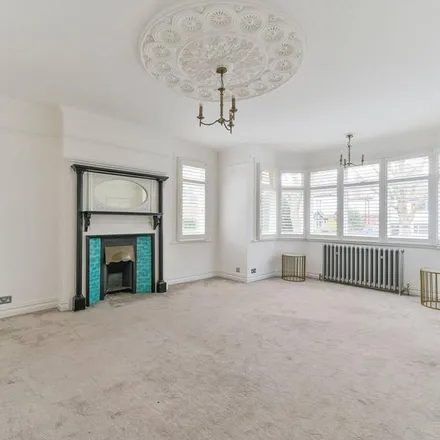 Rent this 6 bed apartment on Hall Road in London, SM6 0RT