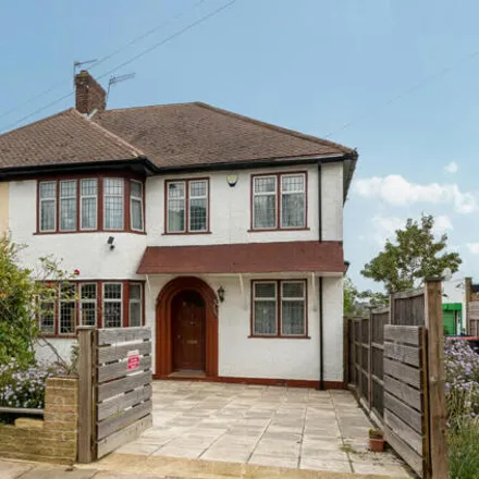 Buy this 4 bed duplex on 6 Gallants Farm Road in Oakleigh Park, London