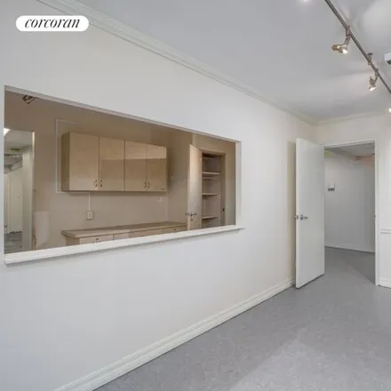 Image 3 - 333 East 35th Street, New York, NY 10016, USA - Condo for sale