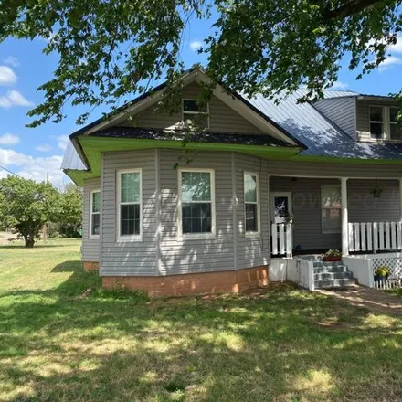 Buy this 4 bed house on 110 N Houston St in Shamrock, Texas