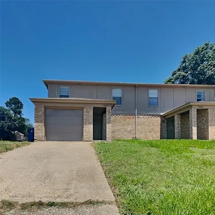 Rent this 3 bed house on 852 NW Summercrest Blvd in Burleson, Texas