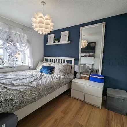 Rent this 3 bed apartment on Cornfield in Heckmondwike, WF13 3UY