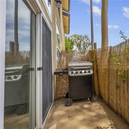 Image 9 - Del Valle Street, Los Angeles, CA 91370, USA - Townhouse for sale