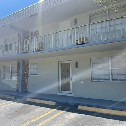 Image 1 - 920 Southeast 2nd Avenue, Hallandale Beach, FL 33009, USA - Apartment for rent