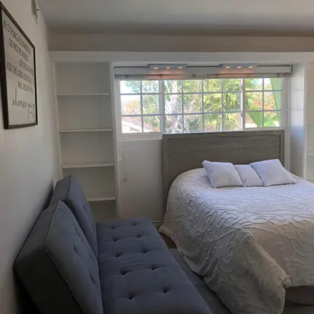 Image 5 - 2245 Arbutus Street, Newport Beach, CA 92660, USA - Room for rent