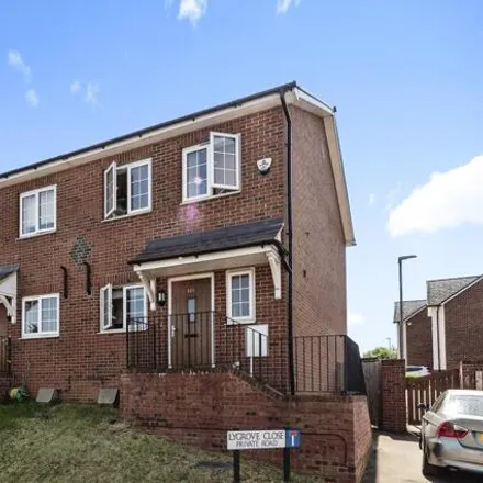 Buy this 2 bed duplex on Jet Leagrave Service Station in 102 High Street, Luton