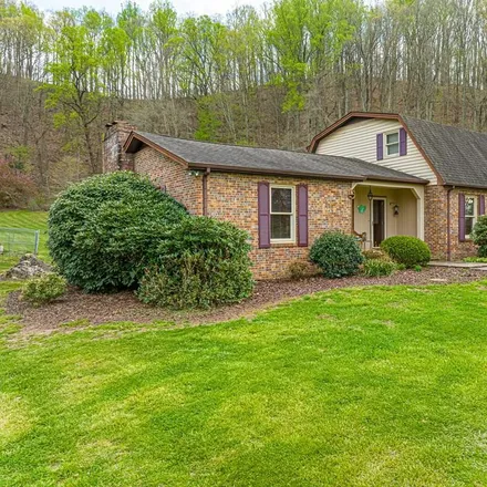 Buy this 4 bed house on 190 Fairway Drive in Abingdon, VA 24211