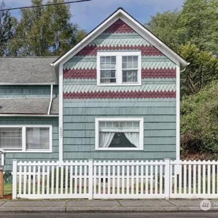 Buy this 3 bed house on Bay in Ilwaco, Pacific County