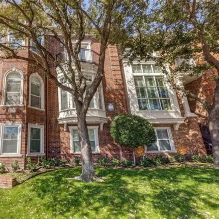 Buy this 3 bed condo on 2298 Young Street in Dallas, TX 75201