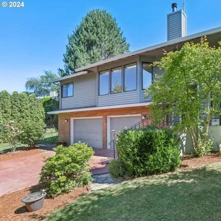 Image 3 - 8604 SW 62nd Ave, Portland, Oregon, 97219 - House for sale