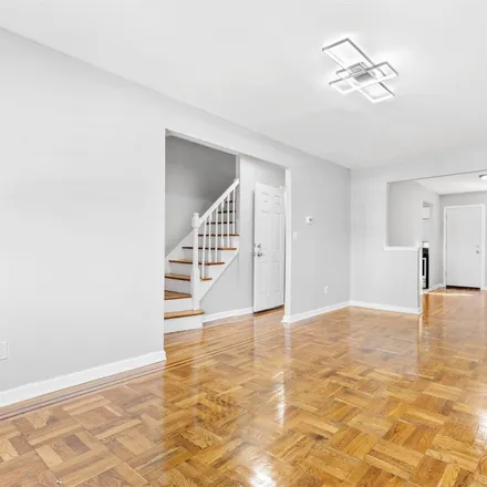 Image 3 - 4820 Robertson Street, West Mount Vernon, New York, NY 10470, USA - Townhouse for sale