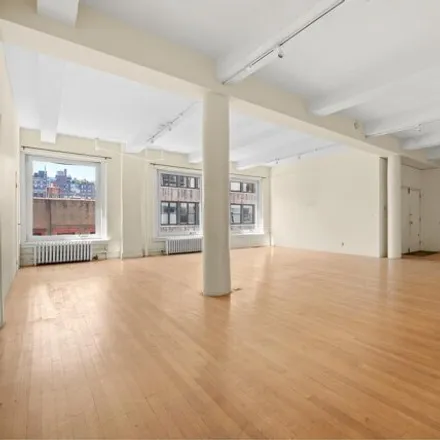 Image 8 - 233 West 17th Street, New York, NY 10011, USA - Apartment for sale