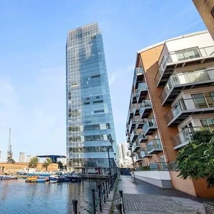 Buy this 1 bed apartment on Royal Mail Poplar and Isle of Dogs Delivery Office in Burdett Road, Bow Common