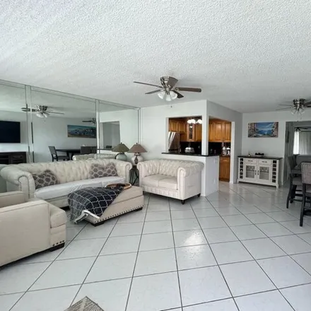 Image 3 - 415 Horizon Street East, Boynton Beach, FL 33435, USA - Condo for rent