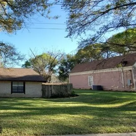 Rent this 3 bed house on 1112 South Day Street in Brenham, TX 77833