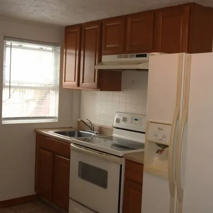 Image 5 - 629 Park Street, California, Washington County, PA 15419, USA - Apartment for rent