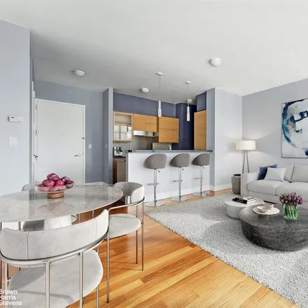 Image 3 - 10 WEST END AVENUE 7F in New York - Apartment for sale