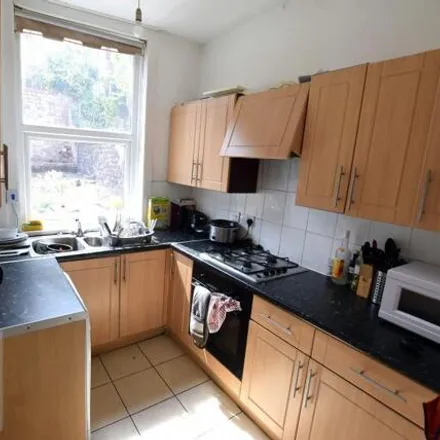 Image 2 - 201-213 Sharrow Vale Road, Sheffield, S11 8ZE, United Kingdom - Townhouse for rent