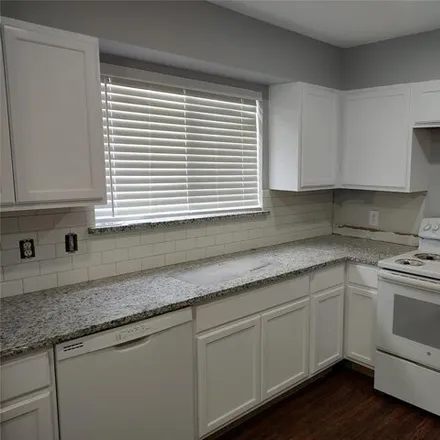 Image 5 - 1302 Hollow Creek Drive, Austin, TX 78704, USA - Apartment for rent