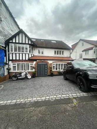 Rent this 7 bed duplex on Oakhurst Rise in London, SM5 4AG