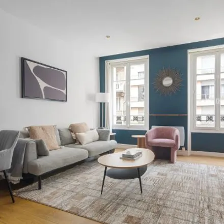 Rent this 2 bed apartment on 54 Rue des Acacias in 75017 Paris, France