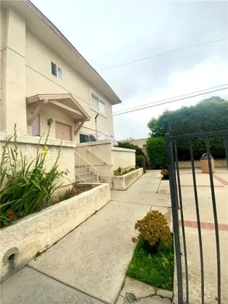 Buy this 3 bed house on 13801 Beaver Street in Los Angeles, CA 91342