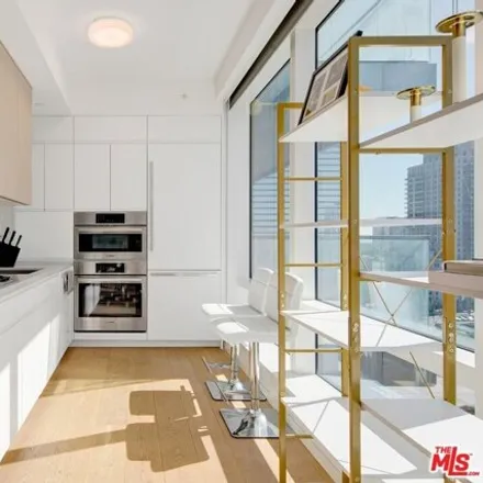 Image 7 - Metropolis Residential Tower II, Francisco Street, Los Angeles, CA 90017, USA - Condo for sale