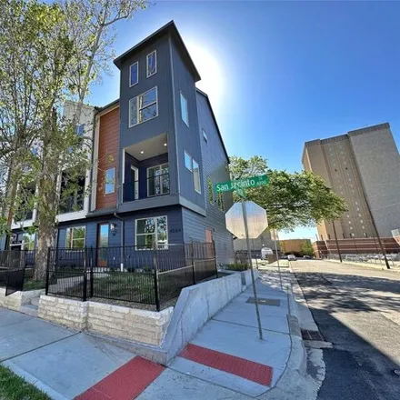 Buy this 3 bed townhouse on 1520 San Jacinto Street in Dallas, TX 75204
