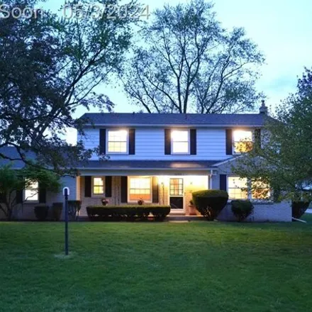 Buy this 4 bed house on 32910 Hargrove Court in Farmington Hills, MI 48334